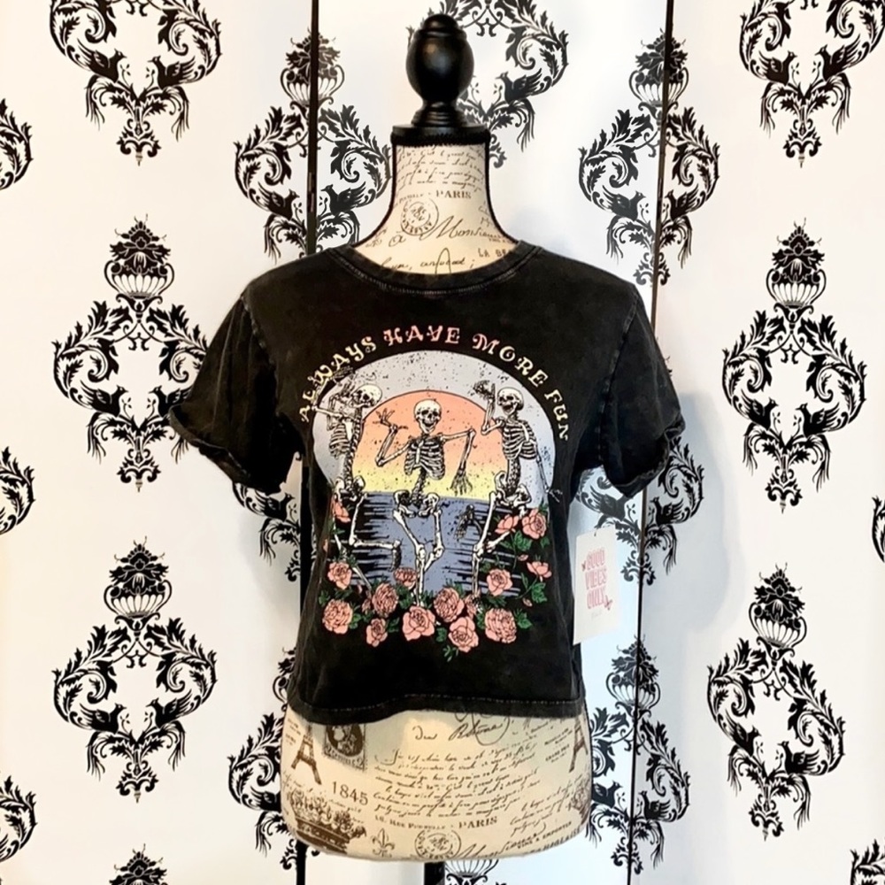 🍀 NWT! Always Have More Fun Skeleton Crop Top T!